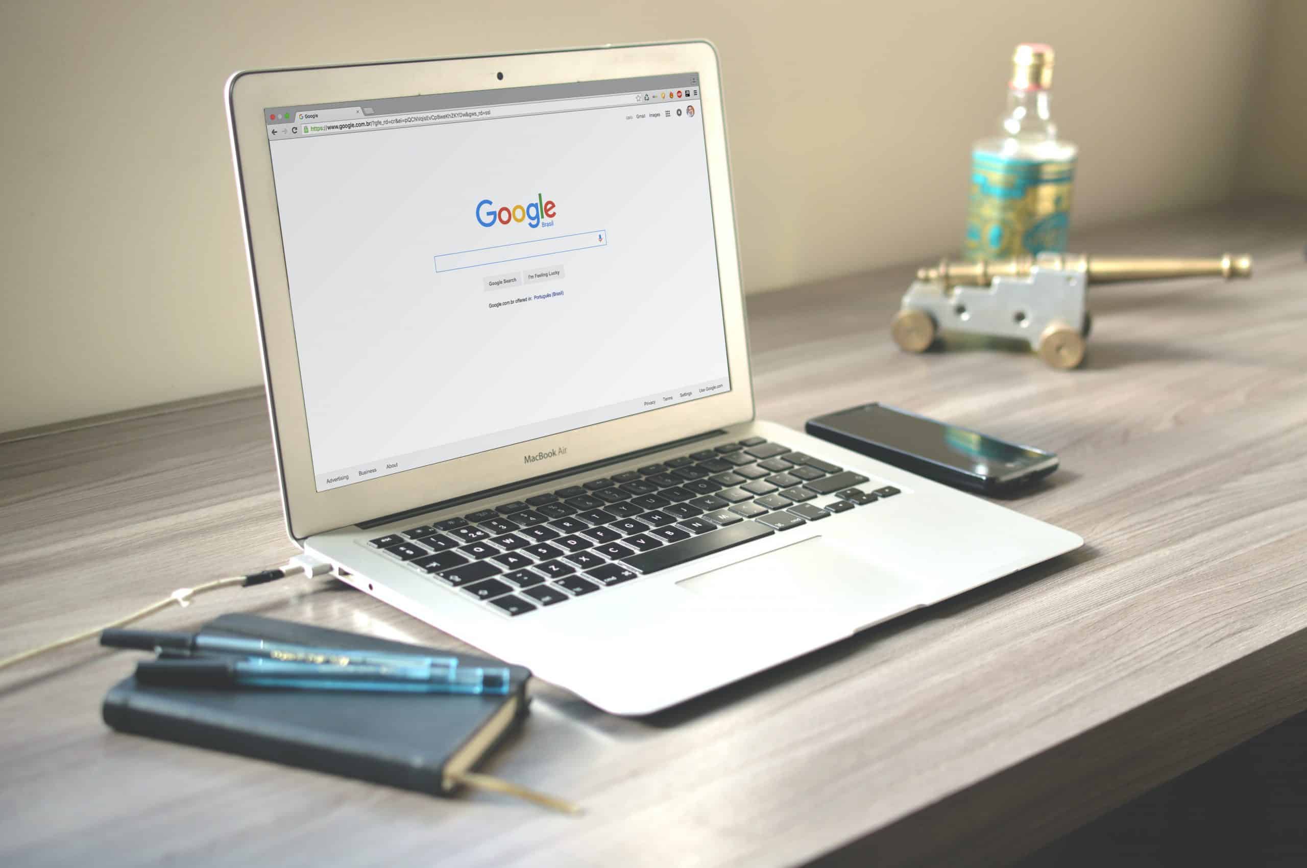 Google Suche auf dem Laptop